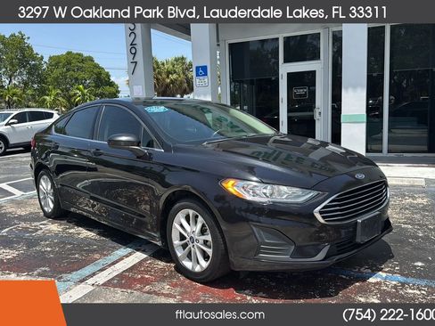Used 2020 Ford Fusion SE FWD image 3