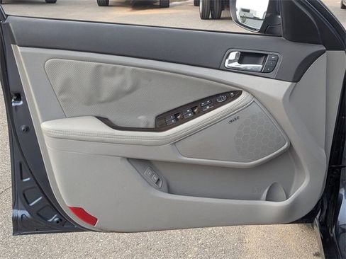 Used 2015 Kia Optima EX w/ EX Premium Package image 9