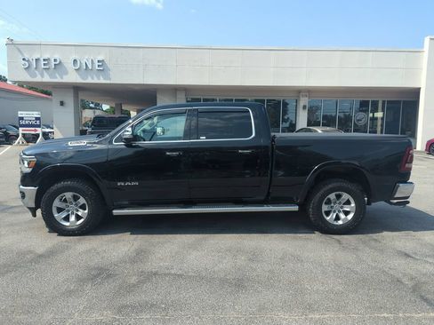 Used 2022 RAM 1500 Laramie AWD/4WD image 3