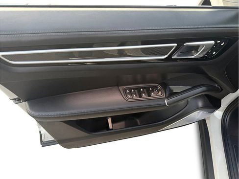 Used 2023 Porsche Cayenne Turbo image 27