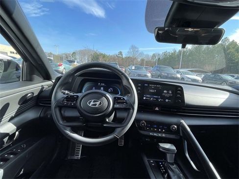 Certified 2025 Hyundai Elantra Sport image 7