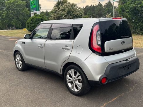 Used 2014 Kia Soul + w/ Audio Package FWD image 6