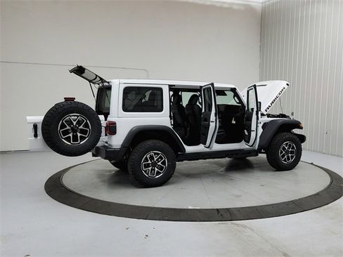 New 2026 Jeep Wrangler Unlimited Rubicon w/ Technology Group image 15