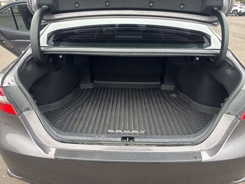 Used 2023 Toyota Camry SE image 12