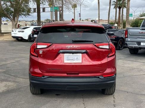 Used 2024 GMC Terrain SLE w/ Driver Convenience Package image 5