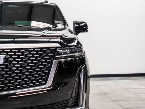 Used 2021 Cadillac Escalade Luxury RWD image 4