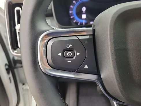 Certified 2024 Volvo XC40 B5 Core image 23