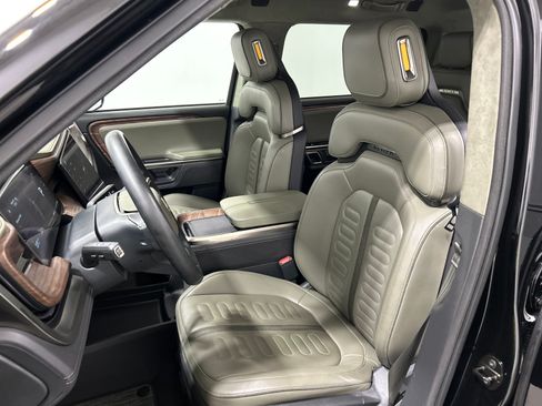 Used 2023 Rivian R1S Adventure AWD/4WD image 20
