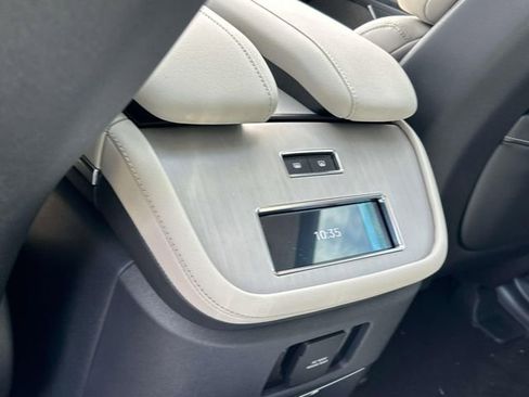 New 2025 Lincoln Navigator Reserve AWD/4WD image 19
