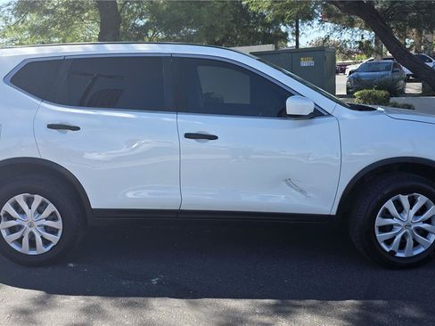 Used 2016 Nissan Rogue S FWD image 5