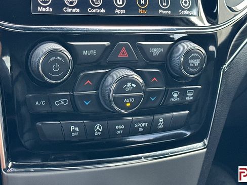 Used 2020 Jeep Grand Cherokee Limited AWD/4WD image 25