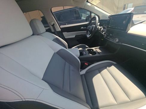 Used 2024 Honda Prologue Touring image 9