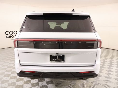 New 2026 Lincoln Navigator Black Label AWD/4WD image 23