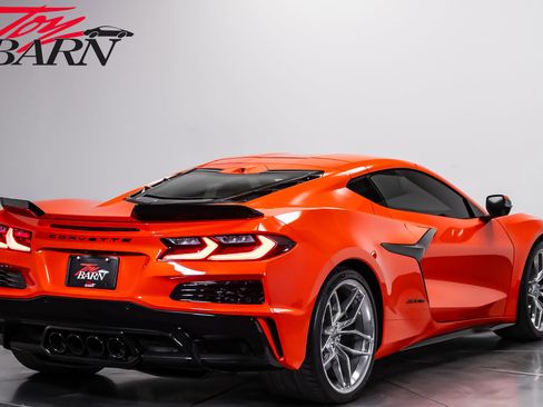 Used 2025 Chevrolet Corvette Z06 w/ Stealth Interior Trim Package RWD image 13