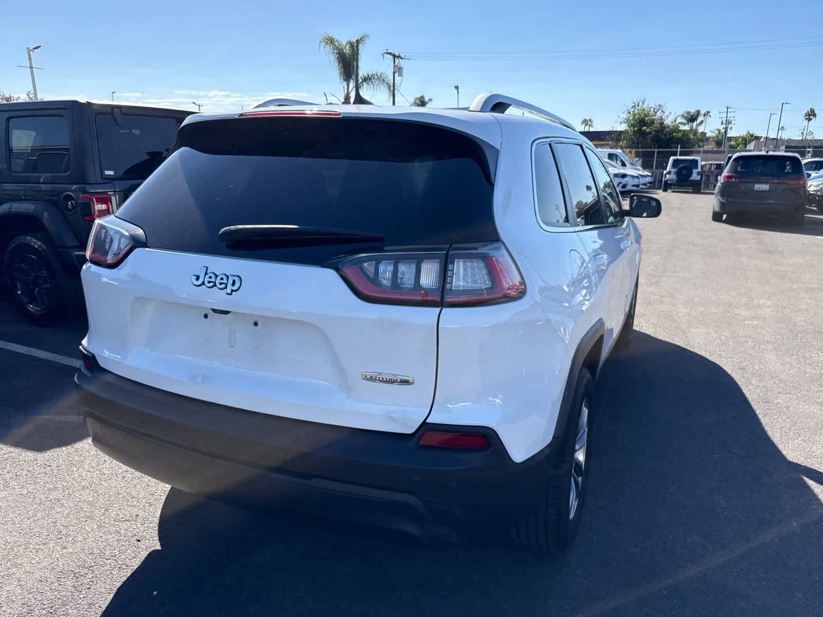 Used 2019 Jeep Cherokee Latitude Plus FWD image 13