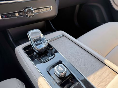Certified 2026 Volvo XC90 B6 Plus AWD/4WD image 23