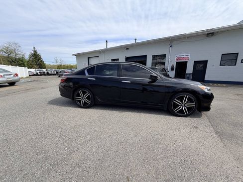 Used 2017 Honda Accord Sport image 57
