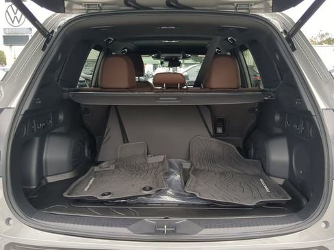 Used 2025 Subaru Forester Touring w/ Popular Package - Touring image 9