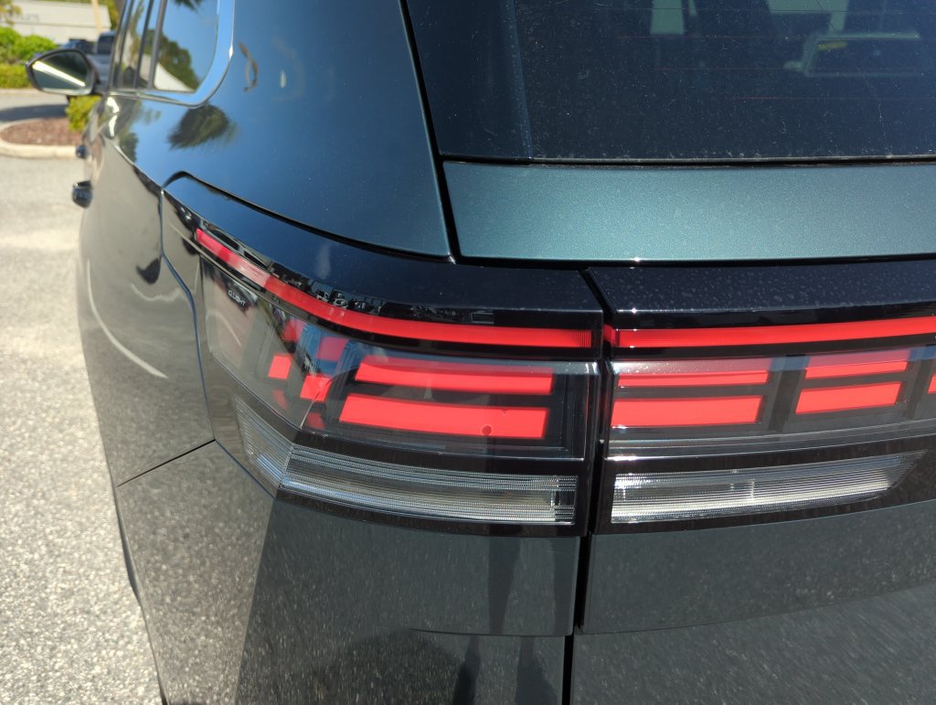 New 2027 Volkswagen Atlas SEL R-Line AWD/4WD image 18