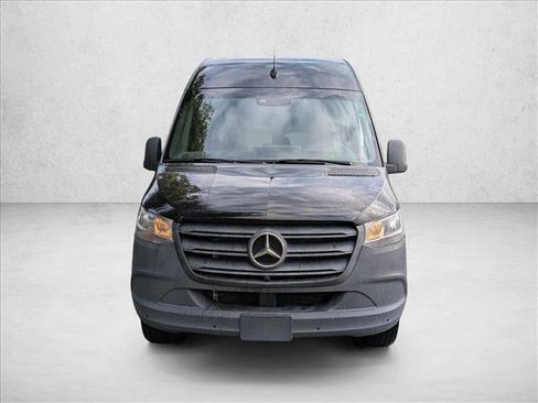 Used 2024 Mercedes-Benz Sprinter 2500 image 2