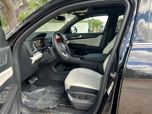 New 2026 Volkswagen Atlas Cross Sport SEL Premium R-Line AWD/4WD image 15