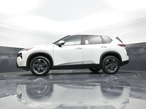 Used 2024 Nissan Rogue SV FWD image 50
