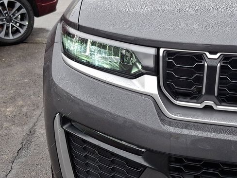 New 2026 Jeep Grand Cherokee Limited image 11