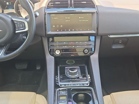 Used 2020 Jaguar F-PACE Prestige AWD/4WD image 28