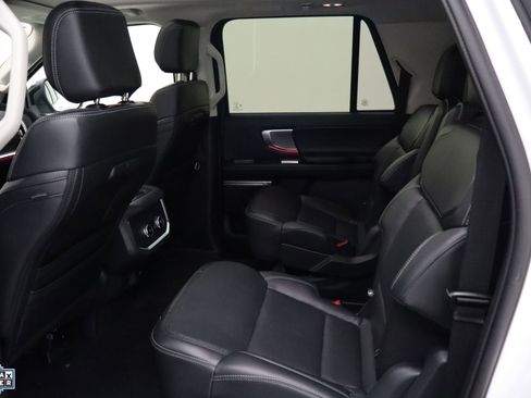 Certified 2025 Ford Expedition Max Platinum image 23