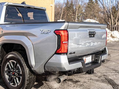 Used 2025 Toyota Tacoma TRD Sport image 13