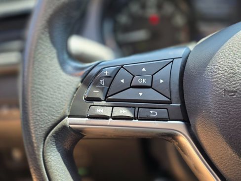 Used 2020 Nissan Rogue Sport SV FWD image 31