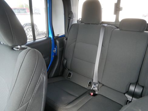 Certified 2023 Jeep Gladiator Sport image 12