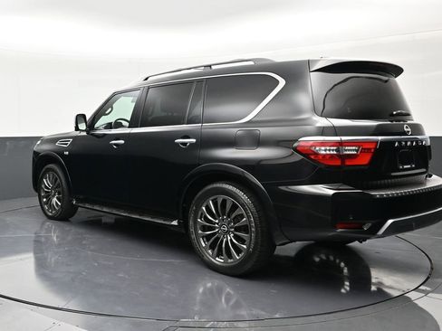 Used 2021 Nissan Armada Platinum w/ Captain's Chairs Package RWD image 3