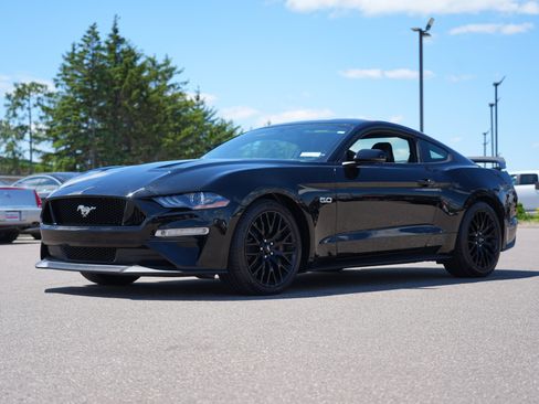 Used 2018 Ford Mustang GT Premium w/ GT Performance Package RWD image 7
