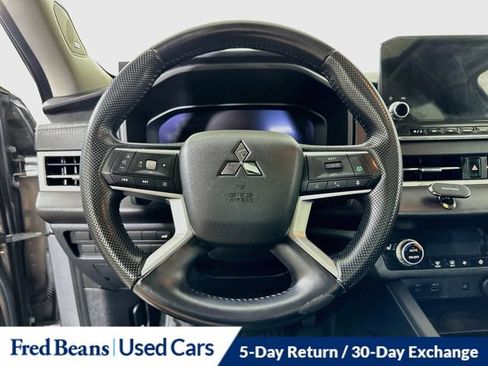 Used 2022 Mitsubishi Outlander SE FWD image 14