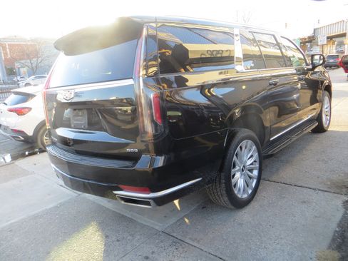 Used 2023 Cadillac Escalade ESV Luxury image 28