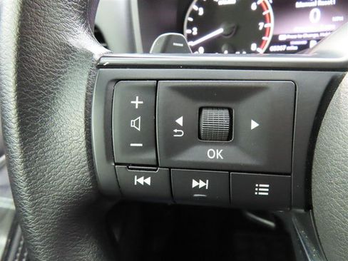 Used 2024 Nissan Rogue SV FWD image 22