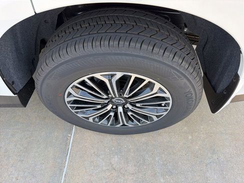 New 2026 Nissan Armada SL w/ Captain's Chari Seat Package RWD image 9