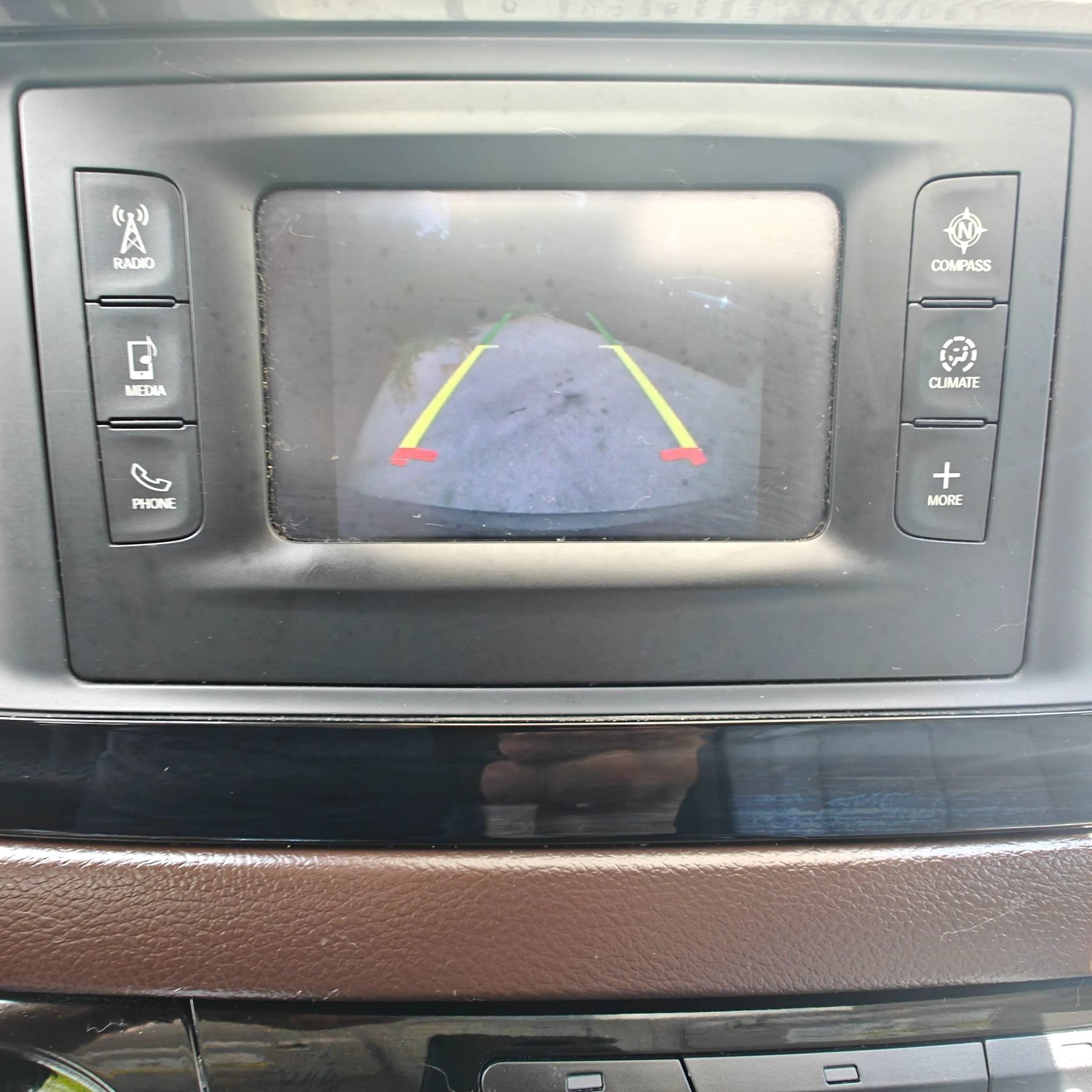 Used 2017 Chrysler Pacifica Touring-L FWD image 18