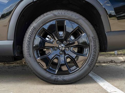 Used 2026 Honda Pilot Black Edition image 15