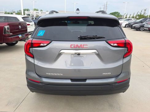 Used 2019 GMC Terrain SLE w/ Driver Convenience Package image 4
