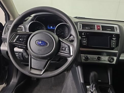 Used 2019 Subaru Outback 2.5i image 9