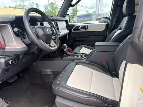 New 2026 Ford Bronco Outer Banks w/ Sasquatch Package AWD/4WD image 10