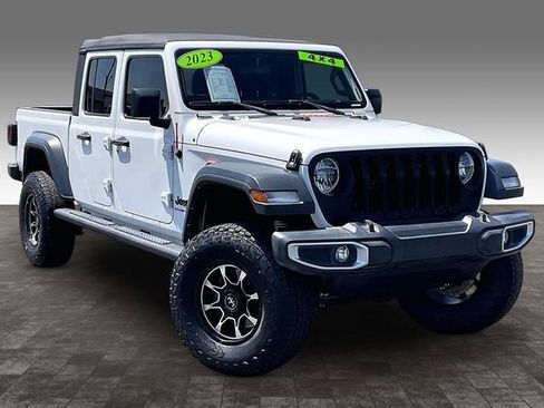 Used 2023 Jeep Gladiator Sport AWD/4WD image 11