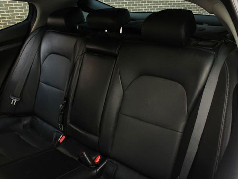 Used 2018 Kia Stinger Premium RWD image 15