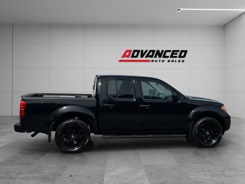 Used 2021 Nissan Frontier SV w/ Midnight Edition Floor Mats image 8