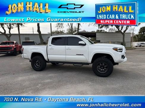 Used 2021 Toyota Tacoma Limited image 15