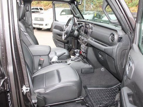 Used 2021 Jeep Wrangler Unlimited Sahara image 24