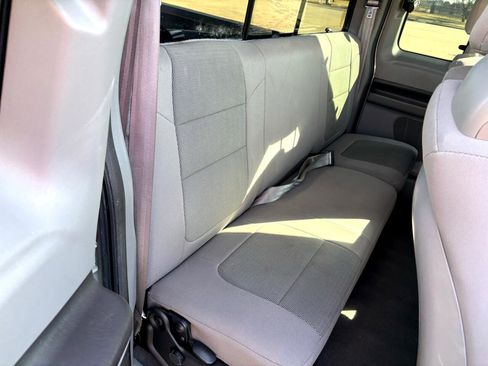 Used 2006 Ford F250 Lariat image 9