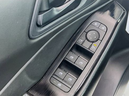 Used 2024 Nissan Rogue S image 17